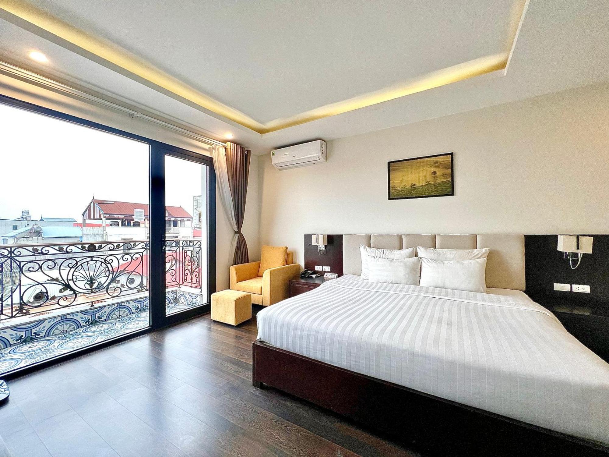 Paragon Noi Bai Hotel & Pool Hanoi Exterior foto