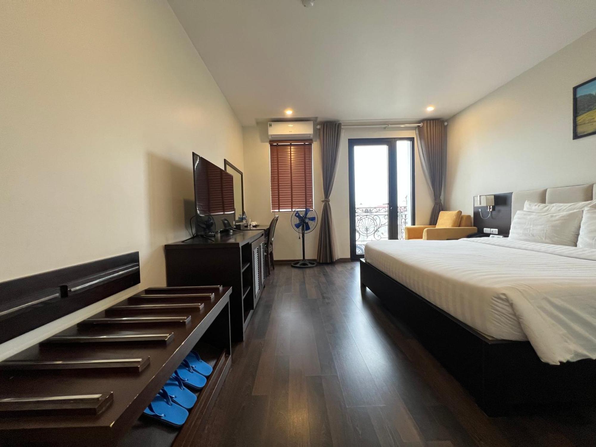 Paragon Noi Bai Hotel & Pool Hanoi Exterior foto
